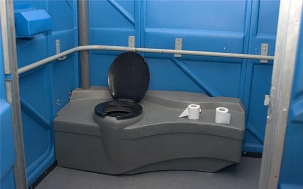 handicap restrooms can be rented in conjunction with standard portable restrooms